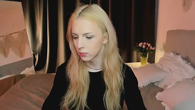 Snapshot of Tiffany__King chatting on June 2026 06:19:02 AM Tiffany King online show from June 2026 06:19:02 AM