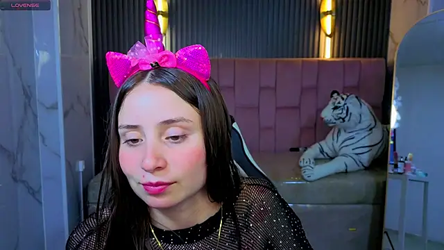 Ariana18 b online show from April 2026 12:55:01 PM