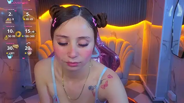 Snapshot of Ariana18_b chatting on June 2026 01:05:02 PM Ariana18 b online show from June 2026 01:05:02 PM