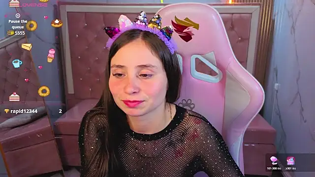 Snapshot of Ariana18_b chatting on June 2026 08:02:01 PM Ariana18 b online show from June 2026 08:02:01 PM