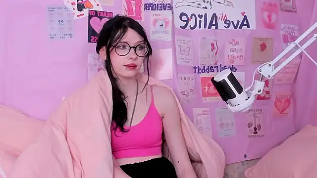 Snapshot of NessaV chatting on February 2026 09:25:02 AM NessaV online show from February 2026 09:25:02 AM