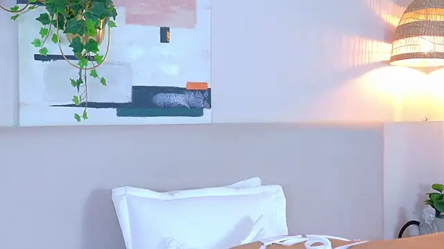 VioletBloomm online show from April 2026 03:12:01 AM