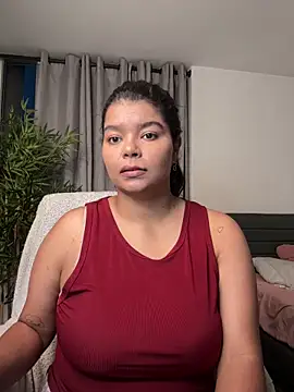 Snapshot of moonhelen chatting on February 2026 11:35:01 PM moonhelen online show from February 2026 11:35:01 PM