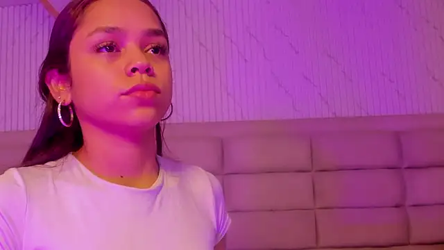 Snapshot of CarolineFyre chatting on February 2026 12:49:01 PM CarolineFyre online show from February 2026 12:49:01 PM