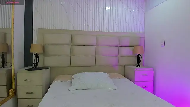 CarolineFyre online show from April 2026 12:36:02 PM