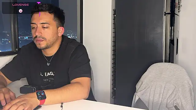 Snapshot of Sofii_n_Diego chatting on February 2026 11:41:02 PM Sofii n Diego online show from February 2026 11:41:02 PM