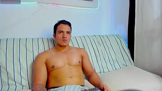 Snapshot of jhon_nicolas chatting on February 2026 08:07:01 PM jhon nicolas online show from February 2026 08:07:01 PM