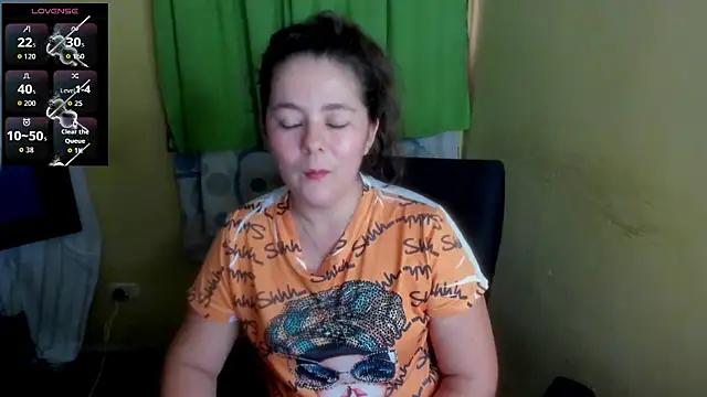 Snapshot of LuciaMiilf chatting on June 2026 09:41:01 PM LuciaMiilf online show from June 2026 09:41:01 PM