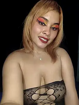 Snapshot of zoe_love18 chatting on February 2026 03:03:02 AM zoe love18 online show from February 2026 03:03:02 AM