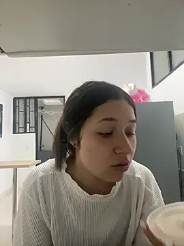 DULCE MARIA EF online show from February 2026 08:40:02 PM