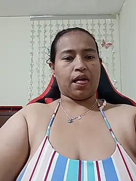 Snapshot of BustySexy_Nataly chatting on May 2026 06:41:01 AM BustySexy Nataly online show from May 2026 06:41:01 AM