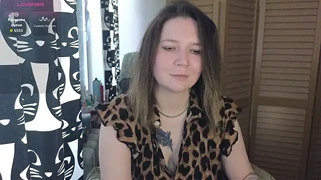 Snapshot of Ozalin_ chatting on June 2026 01:26:02 PM Ozalin online show from June 2026 01:26:02 PM