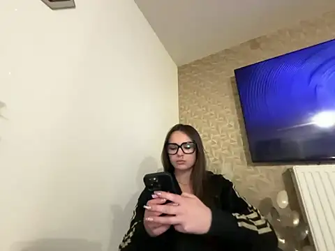 Snapshot of alixxxm7 chatting on February 2026 07:37:01 PM alixxxm7 online show from February 2026 07:37:01 PM