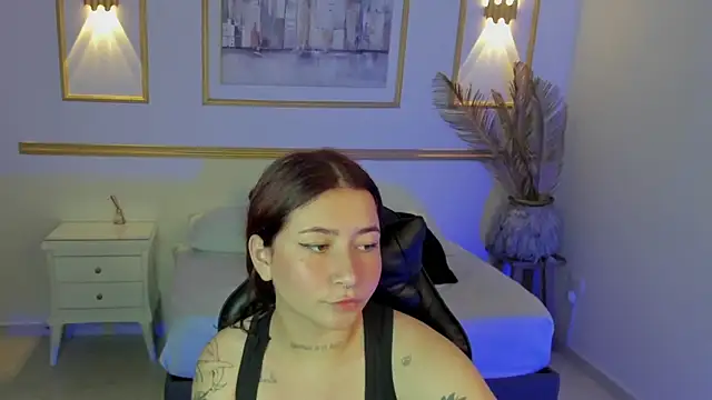 charlottee27  online show from March 2026 02:19:01 AM