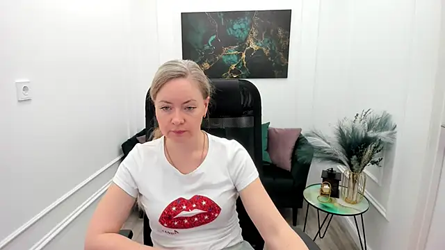 CharlotteKerti online show from May 2026 11:42:02 AM
