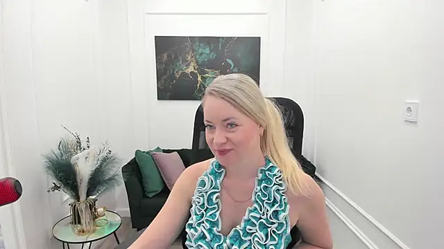 CharlotteKerti online show from May 2026 11:47:01 AM