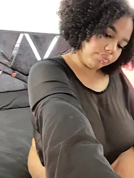 Snapshot of AlahiaFrequency chatting on February 2026 08:51:02 PM AlahiaFrequency online show from February 2026 08:51:02 PM