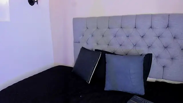Snapshot of GrettaRouse chatting on June 2026 10:19:02 PM GrettaRouse online show from June 2026 10:19:02 PM