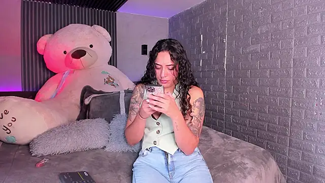 Snapshot of Magic_ivone chatting on February 2026 12:01:02 PM Magic ivone online show from February 2026 12:01:02 PM