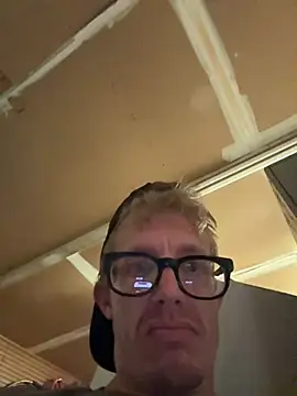 Daddybigdick123123 online show from May 2026 07:05:02 AM