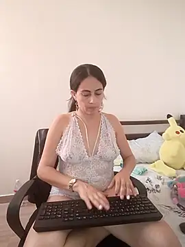 Snapshot of Meryjem chatting on February 2026 06:14:01 PM Meryjem online show from February 2026 06:14:01 PM