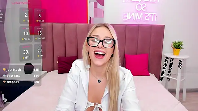 Snapshot of MIla_Stunning chatting on February 2026 06:40:02 AM MIla Stunning online show from February 2026 06:40:02 AM