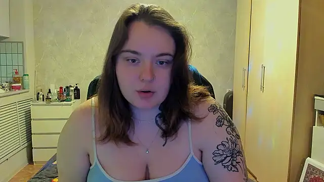 Snapshot of katya_idinax chatting on February 2026 03:51:01 PM katya idinax online show from February 2026 03:51:01 PM