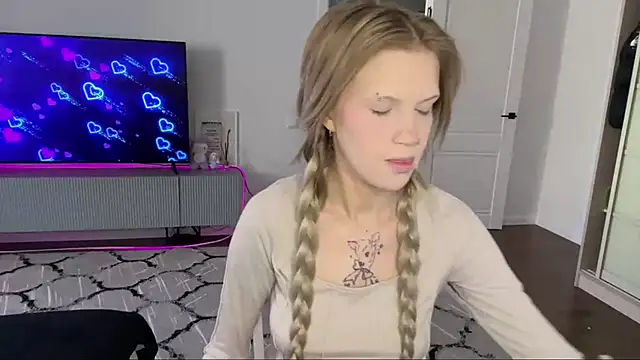 Snapshot of DannSago chatting on February 2026 11:04:01 AM DannSago online show from February 2026 11:04:01 AM