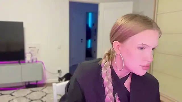 Snapshot of DannSago chatting on February 2026 05:13:02 PM DannSago online show from February 2026 05:13:02 PM