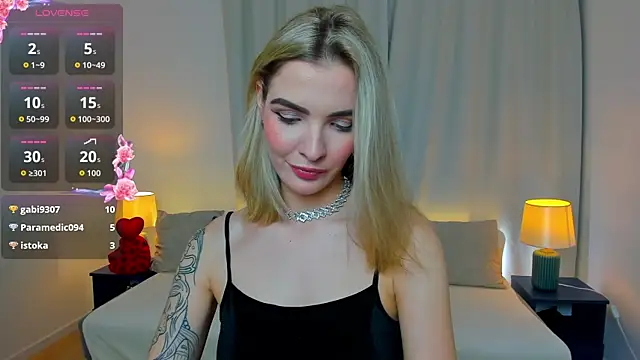 Snapshot of SinLuna_ chatting on February 2026 09:00:02 PM SinLuna online show from February 2026 09:00:02 PM