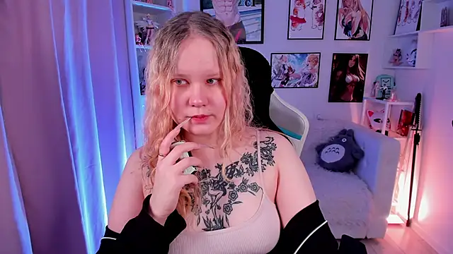 Snapshot of AnnieVibe chatting on February 2026 05:33:01 PM AnnieVibe online show from February 2026 05:33:01 PM