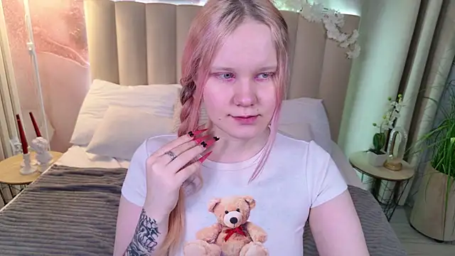 AnnieVibe online show from March 2026 05:35:01 PM