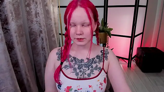 Snapshot of AnnieVibe chatting on May 2026 05:43:02 PM AnnieVibe online show from May 2026 05:43:02 PM