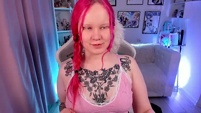 Snapshot of AnnieVibe chatting on May 2026 05:33:01 PM AnnieVibe online show from May 2026 05:33:01 PM