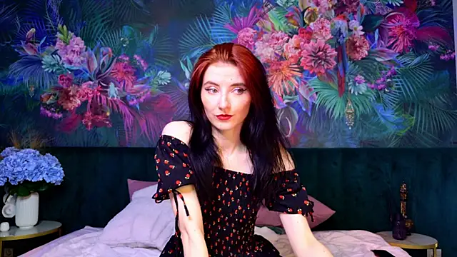Snapshot of NicoleLuxe chatting on June 2026 06:14:01 PM NicoleLuxe online show from June 2026 06:14:01 PM