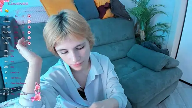 AutumnWhisper online show from April 2026 09:39:33 PM