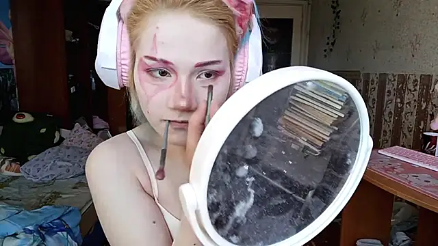 Snapshot of KathernSaulters chatting on February 2026 07:09:02 AM KathernSaulters online show from February 2026 07:09:02 AM