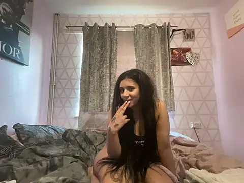 RavenNoirr online show from April 2026 05:10:01 PM