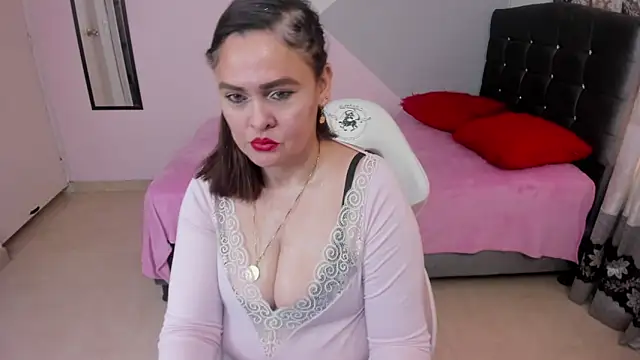 Hi  kitty  online show from February 2026 03:18:02 PM