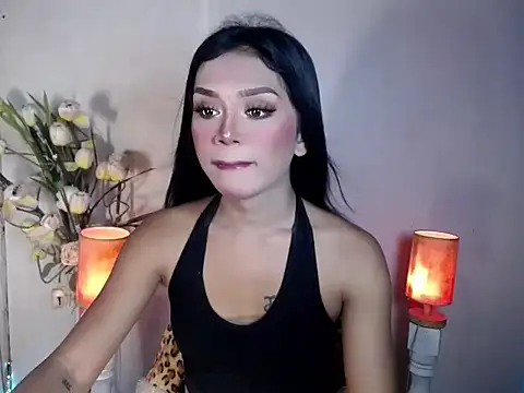 Snapshot of Darkness_Angel chatting on June 2026 01:32:02 AM Darkness Angel online show from June 2026 01:32:02 AM