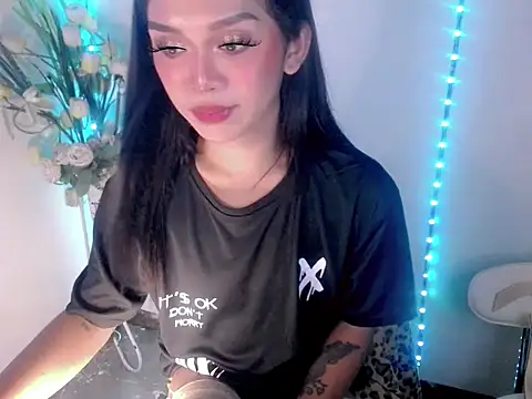 Snapshot of Darkness_Angel chatting on June 2026 05:12:01 AM Darkness Angel online show from June 2026 05:12:01 AM