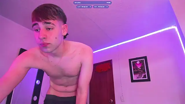 PapiNoha69 online show from February 2026 05:40:02 PM