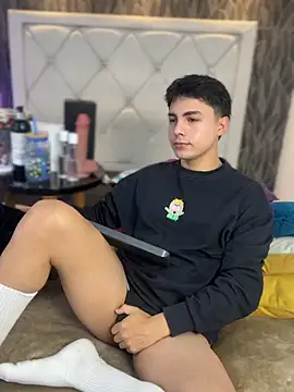 Samu Hott online show from March 2026 08:12:01 PM