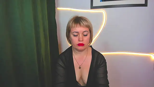 Snapshot of MaryClars chatting on May 2026 08:33:01 AM MaryClars online show from May 2026 08:33:01 AM