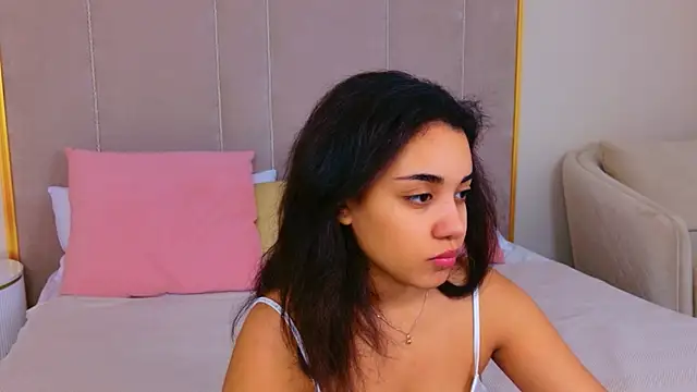 Snapshot of Luna_Cortier chatting on May 2026 05:16:02 AM Luna Cortier online show from May 2026 05:16:02 AM
