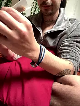 Piratee666 online show from April 2026 09:10:01 AM