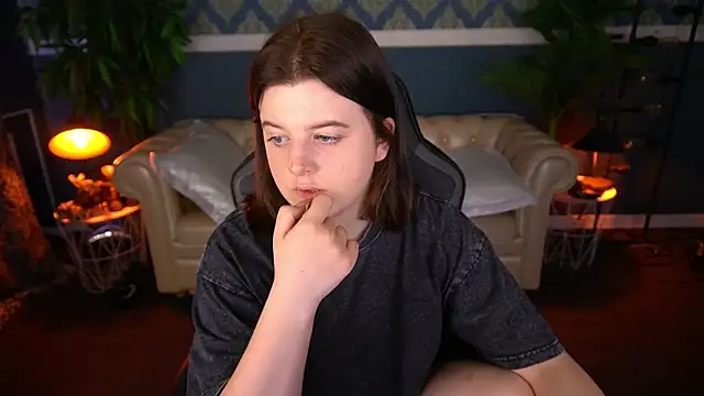 Snapshot of KristiFoxy chatting on June 2026 04:02:02 AM KristiFoxy online show from June 2026 04:02:02 AM