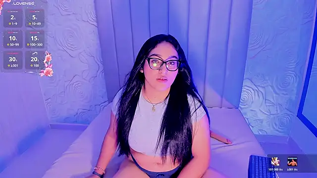 Snapshot of Lya_dubois_ chatting on June 2026 08:36:01 PM Lya dubois online show from June 2026 08:36:01 PM
