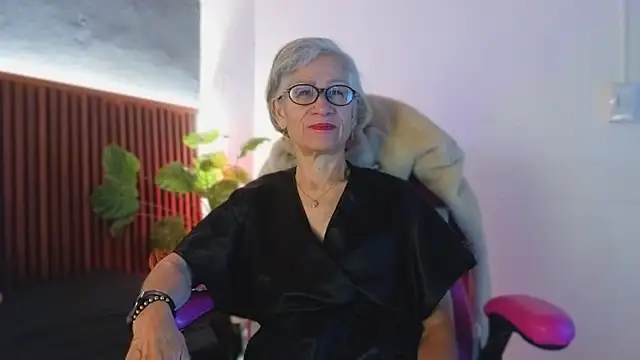 miss monserrate01 online show from February 2026 12:53:02 PM