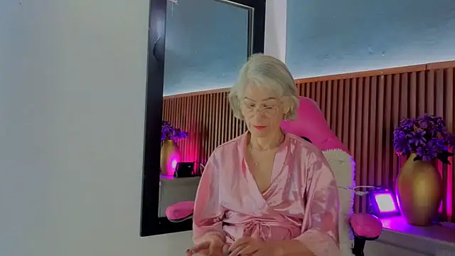 Snapshot of miss_monserrate01 chatting on June 2026 01:24:01 PM miss monserrate01 online show from June 2026 01:24:01 PM